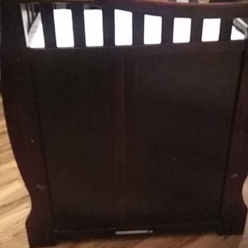 Changing Table - Picture 5 of 5